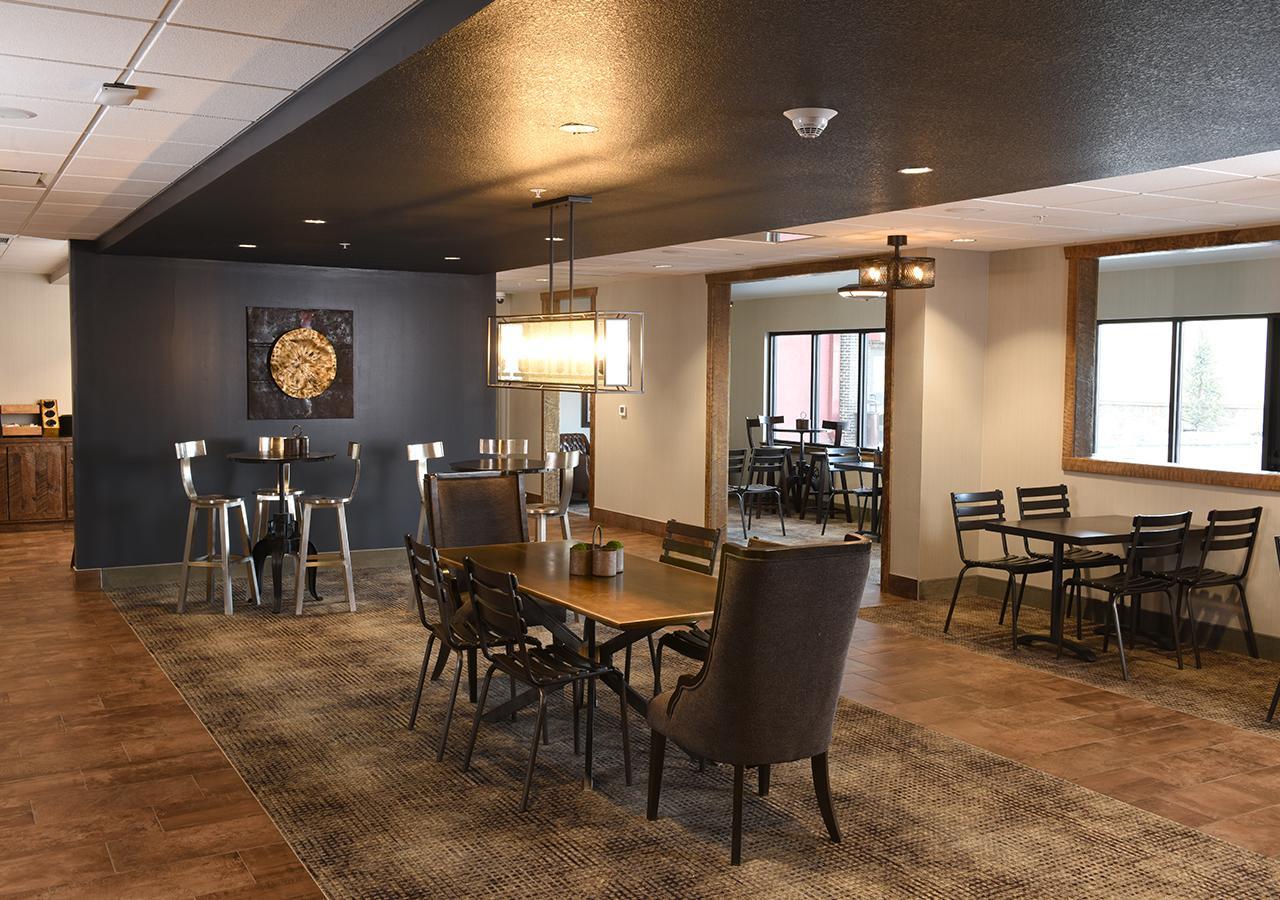 Stoney Creek Hotel Tulsa - Брокен-Эрроу Экстерьер фото